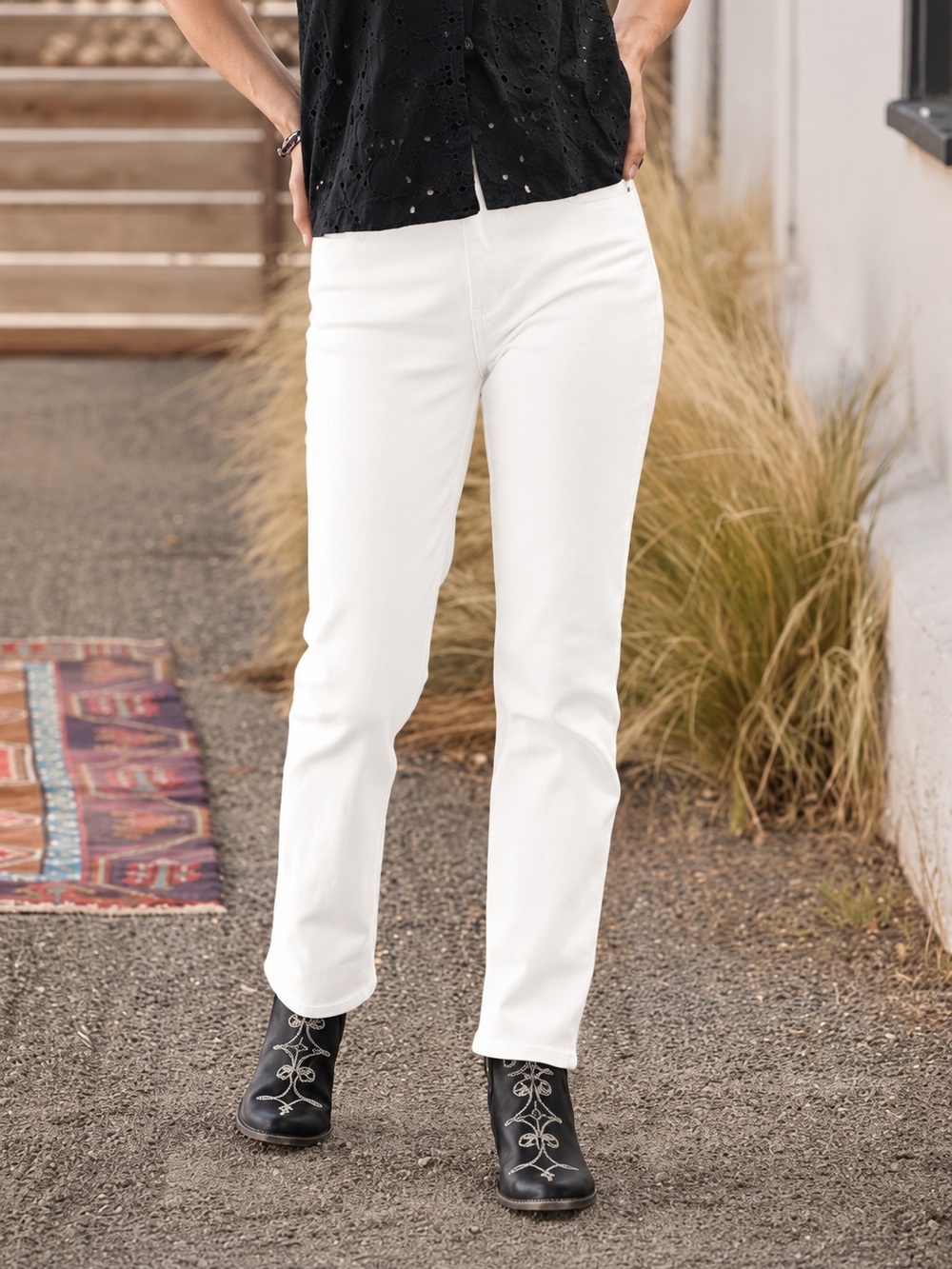 Driftwood Stella Slim White Jeans Size 26 High Rise Stretch Straight Leg Ankle